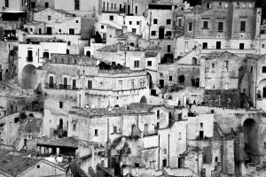Black and white photography of Matera dwellings