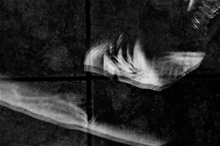 Black and white picture of thought flow